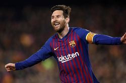 Messi vượt Ronaldo về thành tích ghi bàn ở câu lạc bộ