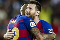 Messi tung đường chuyền loại hàng phòng ngự Valladolid