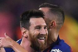 Vidal: 'Messi đến từ hành tinh khác'