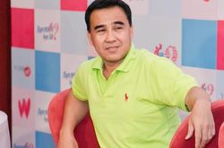 Quyền Linh: 'Tôi uống rất nhiều thuốc mỗi ngày, sức khỏe chỉ còn 40%'
