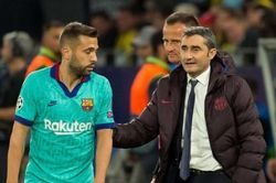 HLV Valverde báo tin buồn về nhân sự của Barcelona