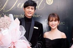 Sĩ Thanh gợi cảm chúc mừng bạn trai Huỳnh Phương làm ông chủ