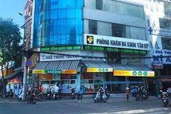 Phạt 186,7 triệu, tước giấy phép 4 tháng rưỡi phòng khám bác sĩ không có chứng chỉ vẫn kê toa