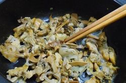 Cách nấu cháo trai nóng hổi, ấm bụng cho bữa sáng