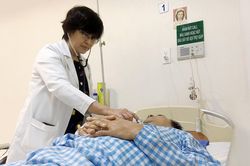 Nhiễm khuẩn nguy kịch vì cắt lễ trị trúng gió