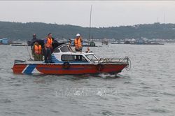 Ứng phó với bão số 5: Người dân Phú Yên gia cố lồng, bè nuôi trồng thủy sản