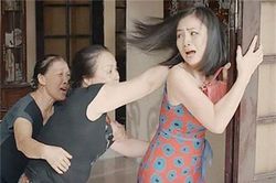 NSƯT Thanh Quý 'Hoa hồng trên ngực trái': Bà mẹ chồng ghê gớm nhất màn ảnh Việt