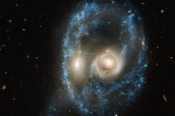 Kính viễn vọng Hubble phát hiện 'khuôn mặt' đáng sợ trong vũ trụ đúng dịp Halloween