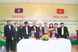 Hội đàm hợp tác phát triển ngành công thương hai tỉnh Quảng Trị - Savannakhet
