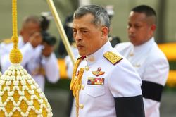 Vua Thái sa thải thêm loạt quan chức vì 'hành vi cực kỳ xấu xa', 'ngoại tình'