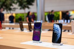 iPhone ế ẩm, Apple sống nhờ tai nghe, đồng hồ và dịch vụ