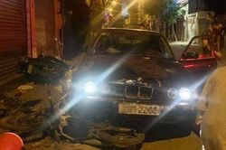 Lái xe BMW đâm 5 người bị tạm giữ hình sự
