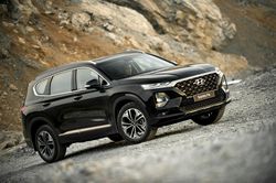 Hyundai Santa Fe, Mazda CX-8 đua nhau ưu đãi