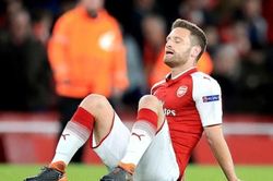 'Tương lai của Mustafi ở Premier League đã chấm dứt'