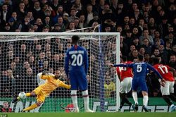 Hạ Chelsea, MU vào tứ kết cúp Liên đoàn
