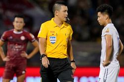 VIDEO bóng đá Việt Nam: Quang Hải sáng giá tại Quả Bóng vàng 2019. Tiết lộ danh tính Còi vàng Việt Nam