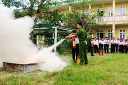 TT-Huế: Tập huấn kỹ năng phòng cháy và thoát nạn cho học sinh tiểu học