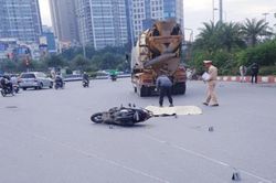 Hai mẹ con bị xe bồn cán tử vong trên đường Hà Nội