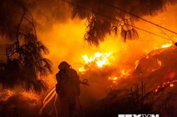 'Giặc lửa' tiếp tục hoành hành tại bang California của Mỹ