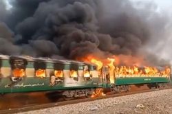Ít nhất 70 người chết trong vụ cháy tàu hỏa nghiêm trọng tại Pakistan