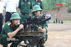 Việt Nam trang bị súng phóng lựu kẹp nòng mới cho GTAR-21