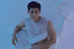 Ngẩn ngơ với một Jun Phạm 'ướt át' khoe body 6 múi đánh dấu tuổi 30