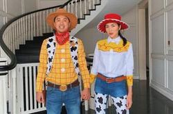 Vợ chồng Tăng Thanh Hà hóa trang Halloween cực đỉnh, ai nhìn cũng thích thú