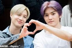 Taeyong khiến các fan thích thú khi thể hiện sự chu đáo và ngưỡng mộ của mình dành cho đàn anh Taemin