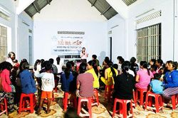 Phụ nữ thôn Đá Mài: Giúp nhau phòng, chống bạo lực gia đình