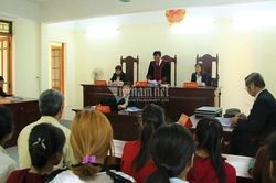 Người lớn không vô can