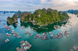 Những làng chài du lịch ở hai vịnh đẹp nhất Quảng Ninh