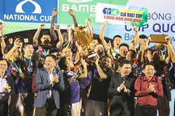 Văn Quyết sắm vai người hùng, Hà Nội giải 'lời nguyền' Cup quốc gia