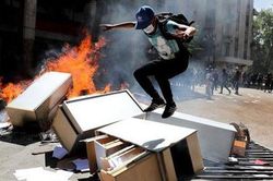 Mỹ: 'Châm ngòi bạo lực ở Chile không ai khác ngoài Nga'