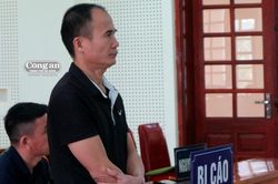 Kẹp 'tiên' đi taxi