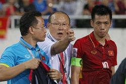 Vì sao HLV Park Hang seo vẫn 'lạnh lùng' với Văn Quyết?