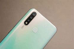 Smartphone 3 camera sau, RAM 6 GB, pin 5.000 mAh, giá 4,99 triệu tại Việt Nam