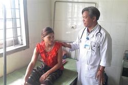 Miệt mài với công tác chăm sóc sức khỏe cho người dân vùng cao