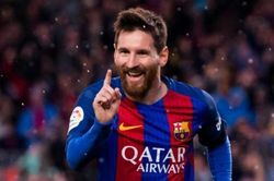 HLV Levante bất lực trước Messi dù bóng chưa lăn