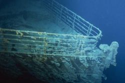 Ngắm xác tàu Titanic huyền thoại trước khi biến mất hoàn toàn
