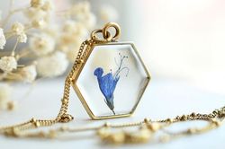 Độc đáo bộ sưu tập trang sức làm từ… hoa lá