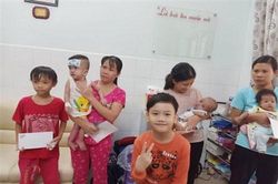 Con trai MC Hồng Phúc từ chối việc bố tổ chức tiệc sinh nhật để dành tiền làm từ thiện cho trẻ bị tim