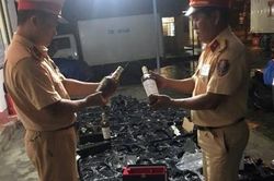 Xe container chở 600 chai rượu ngoại nhập lậu