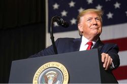 Ông Trump bênh vực những chính trị gia bị gọi là 'đặc vụ Nga'