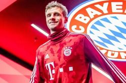 Mueller cán mốc đáng nhớ trong trận Bayern thua 1-5