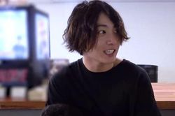 Jungkook BTS cuối cùng cũng tiết lộ lý do 'xuống tóc', phản ứng của các huynh đúng hài