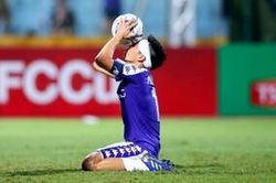 Tiền đạo Văn Quyết: 'Nhiều CLB chẳng bao giờ vô địch nhưng CĐV ở bên họ'