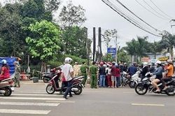 Người phụ nữ bán bánh mì gục chết trên vỉa hè