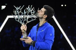 Djokovic mất ngôi số một thế giới dù vô địch Paris Masters