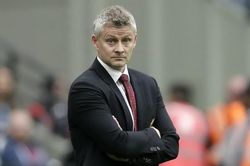 Fan MU đòi BLĐ sa thải gấp Solskjaer như Bayern đã làm với Niko Kovac