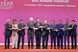 Thủ tướng Nguyễn Xuân Phúc dự Phiên khai mạc HNCC ASEAN lần thứ 35 và các hội nghị liên quan